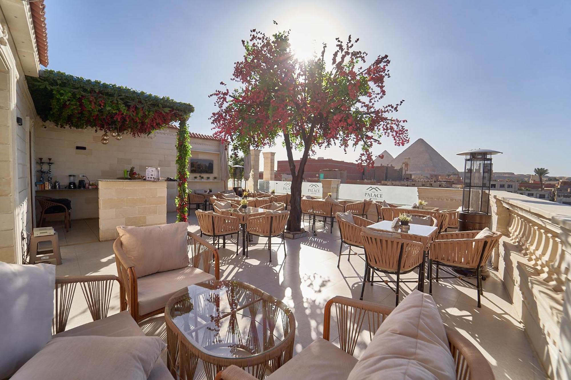 Hotel The Palace Pyramids View 3*