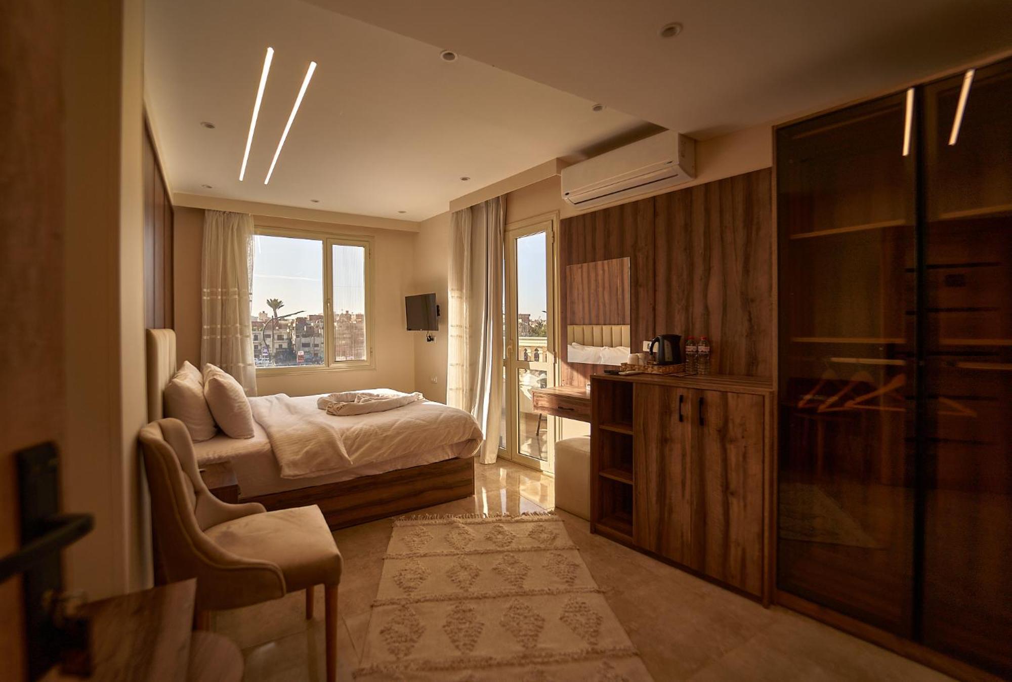 The Palace Pyramids View 3* Cairo